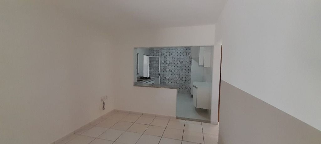 Casa 2 dormitórios com suíte e 3 vagas cobertas no Jd dos Ipês, Sumaré