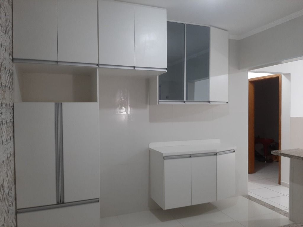 Casa 2 dormitórios com suíte e 3 vagas cobertas no Jd dos Ipês, Sumaré