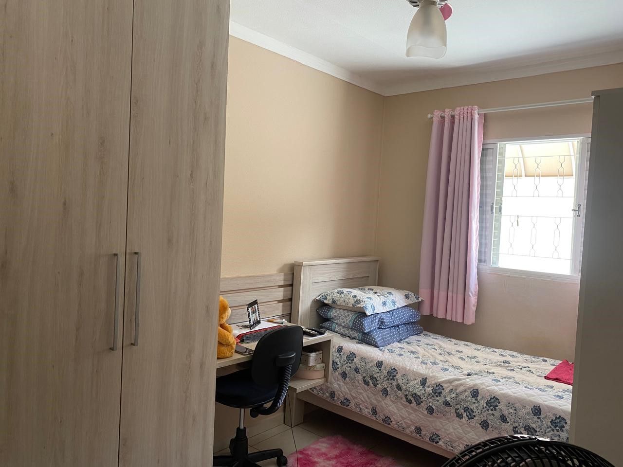 Casa com 2 quartos e amplo quintal no Parque das Árvores, Paulínia