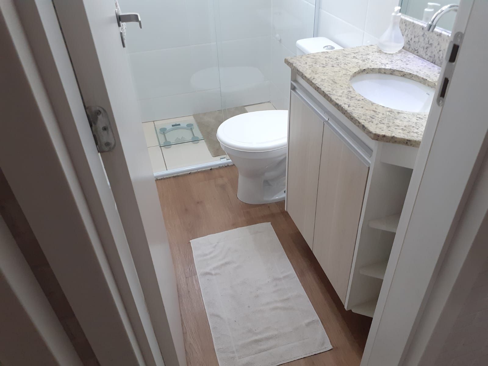 Apartamento com 2 quartos, suíte, varanda e elevador próximo ao Centro, Hortolândia.