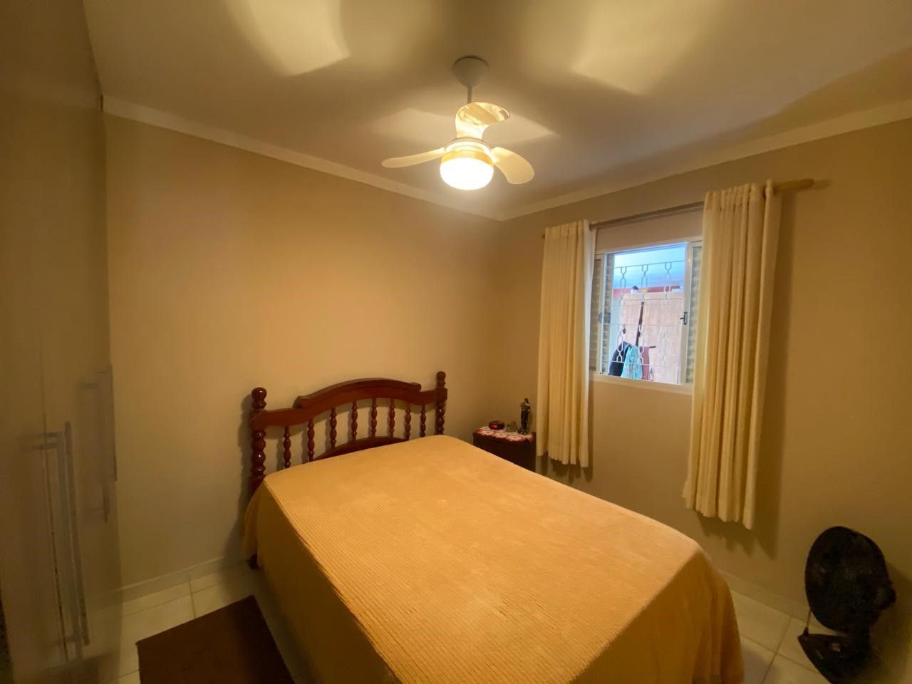 Casa com 2 quartos e amplo quintal no Parque das Árvores, Paulínia
