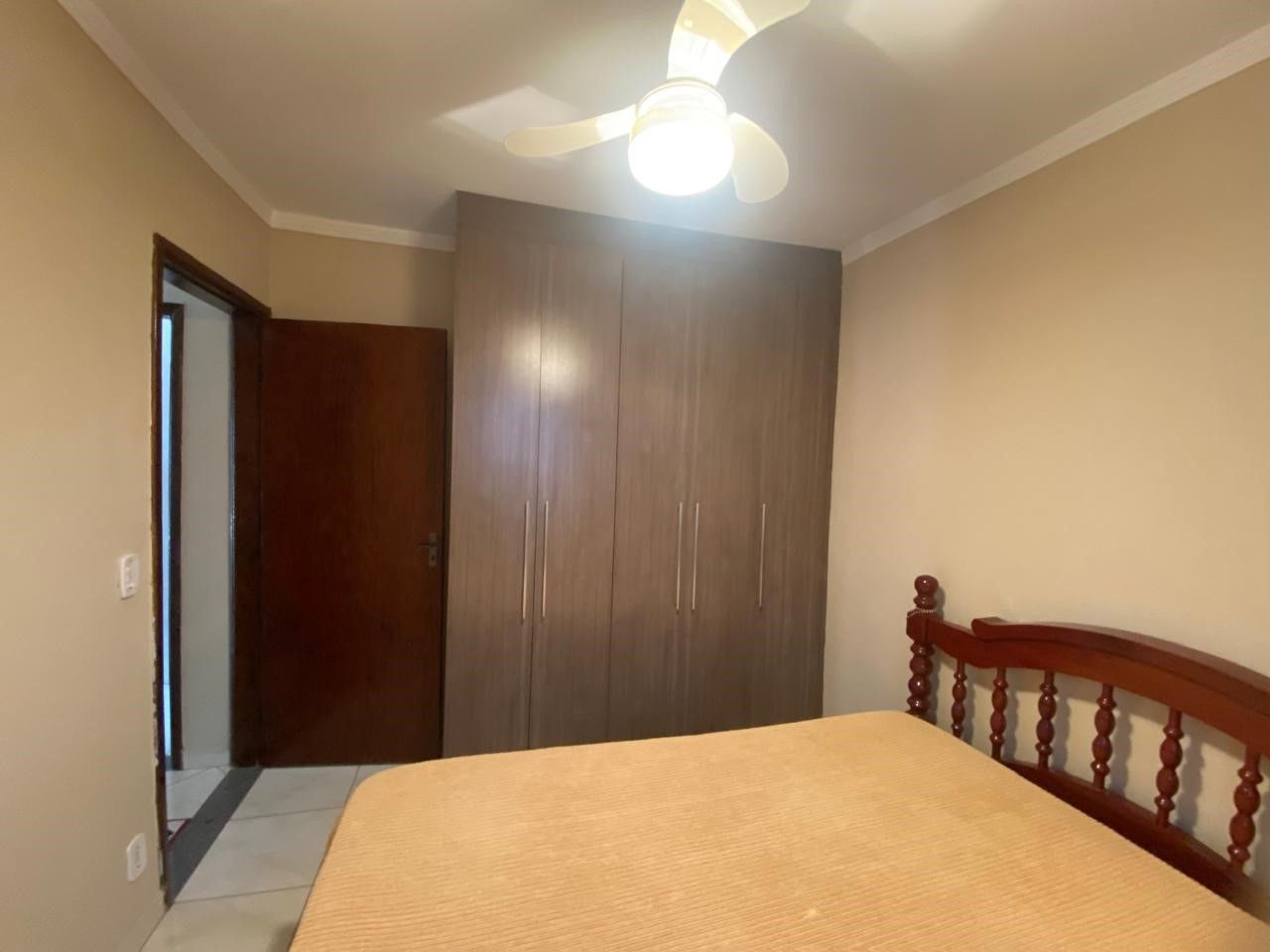 Casa com 2 quartos e amplo quintal no Parque das Árvores, Paulínia