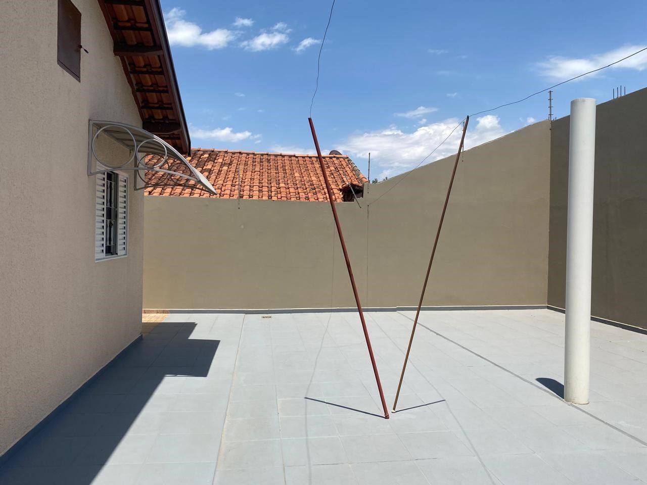 Casa com 2 quartos e amplo quintal no Parque das Árvores, Paulínia