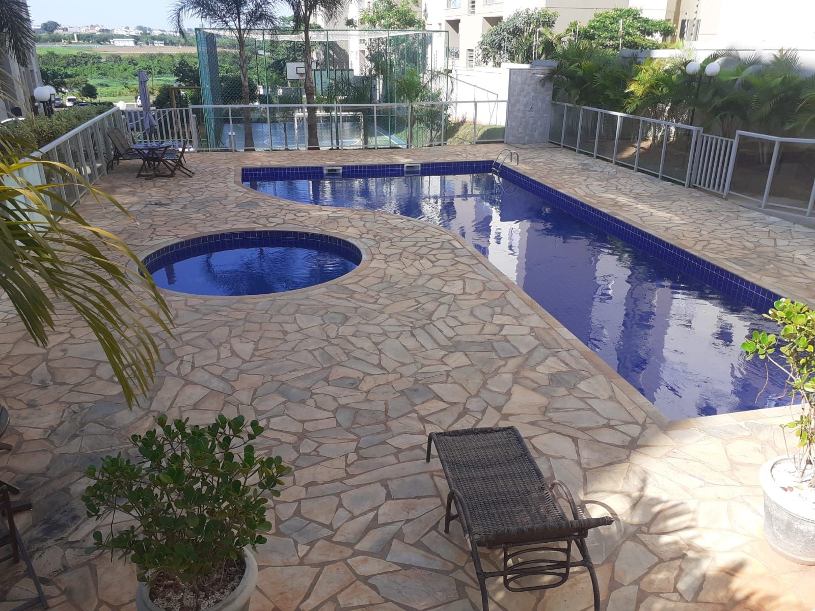 Apartamento com 2 quartos, suíte, varanda e elevador próximo ao Centro, Hortolândia.