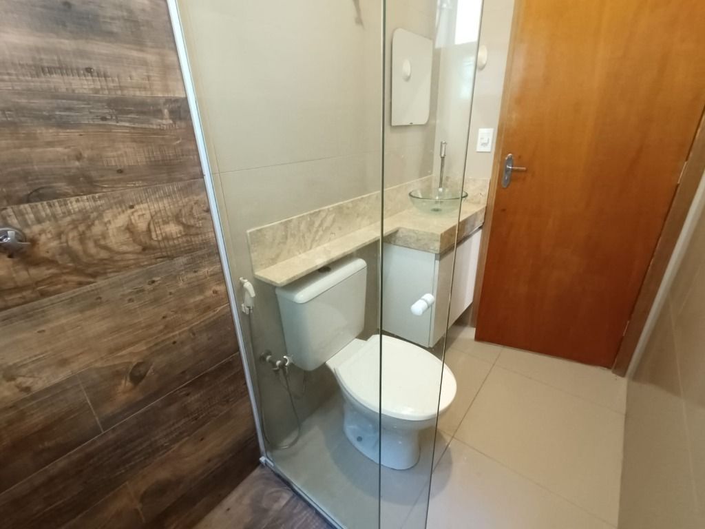 Casa 2 dormitórios com suíte e 3 vagas cobertas no Jd dos Ipês, Sumaré
